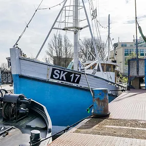 https://asile-flottant.amsterdamhotelsnl.com